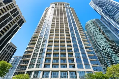 1235 S Prairie Ave #1004, Chicago, IL 60605