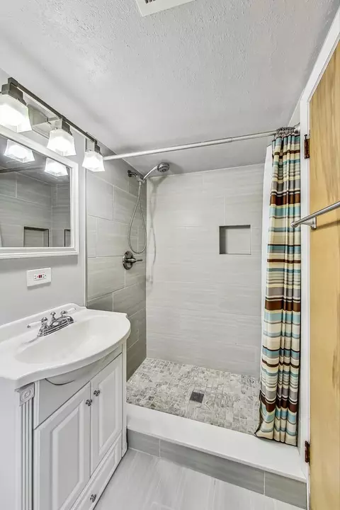1101 W Pendleton Pl, Mount Prospect, IL 60056 photo 25
