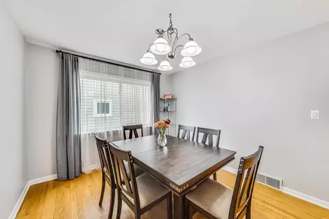 1101 W Pendleton Pl, Mount Prospect, IL 60056 photo 10