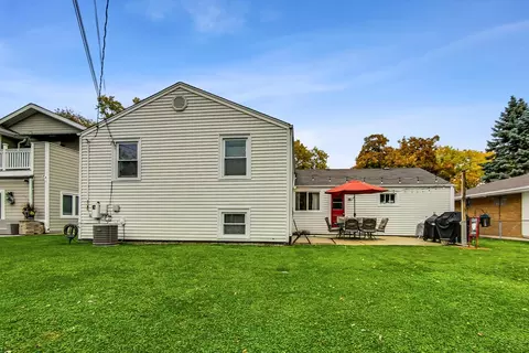 1101 W Pendleton Pl, Mount Prospect, IL 60056 photo 28