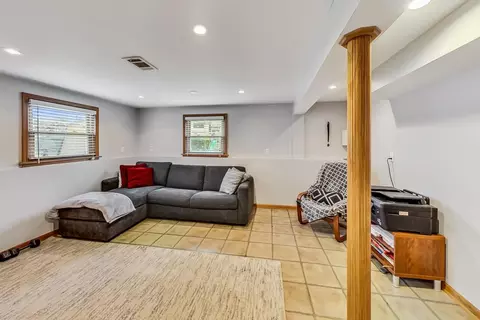 1101 W Pendleton Pl, Mount Prospect, IL 60056 photo 24