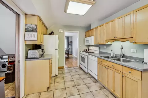 1101 W Pendleton Pl, Mount Prospect, IL 60056 photo 13