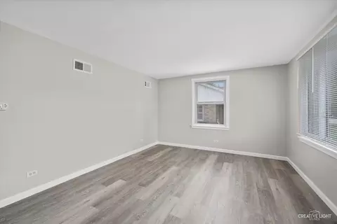 515 S Commonwealth Ave, Elgin, IL 60123 photo 3