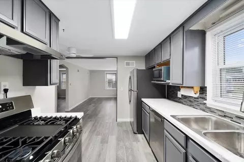 515 S Commonwealth Ave, Elgin, IL 60123 photo 7