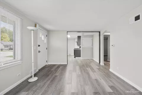 515 S Commonwealth Ave, Elgin, IL 60123 photo 4