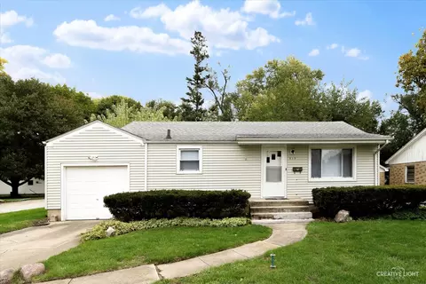 515 S Commonwealth Ave, Elgin, IL 60123