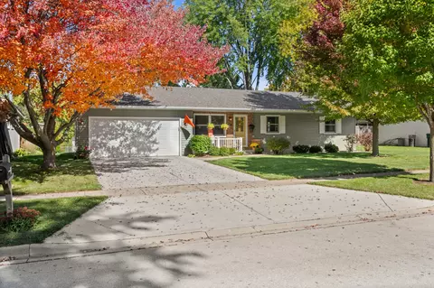 1711 Brookhill Ln, Sycamore, IL 60178