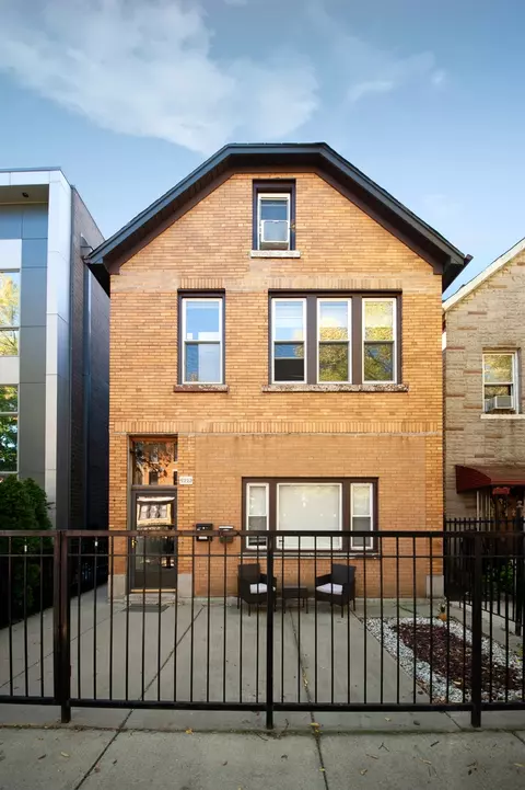 2223 W Erie St, Chicago, IL 60612