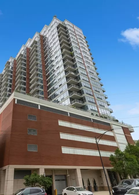 1600 S Prairie Ave #2104, Chicago, IL 60616