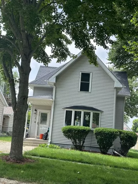 217 Stiles St, Genoa, IL 60135
