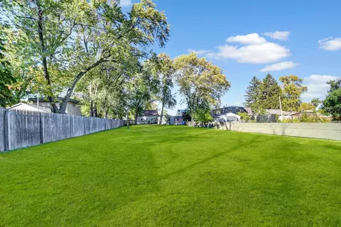 7325 W 72nd St, Bridgeview, IL 60455 photo 17
