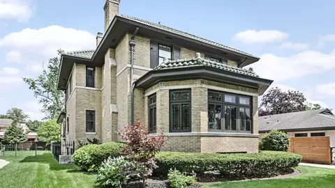 904 N Kenilworth Ave, Oak Park, IL 60302