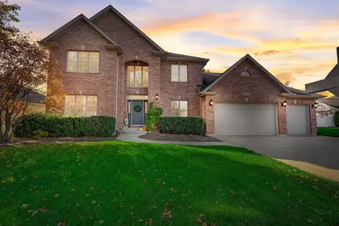 1025 N Devonshire Dr, Sycamore, IL 60178