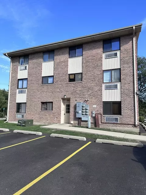 270 12th St #2D, Wheeling, IL 60090 photo 2