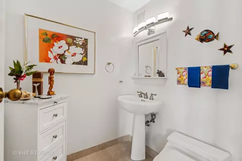 100 E Huron St #4901, Chicago, IL 60611 photo 8