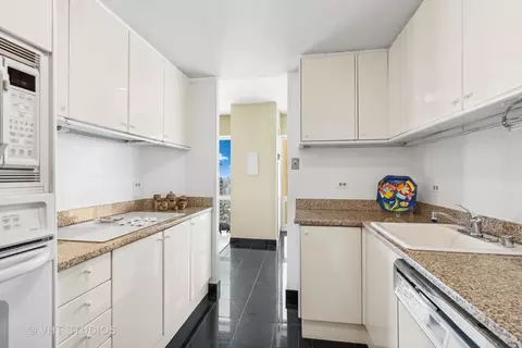 100 E Huron St #4901, Chicago, IL 60611 photo 6