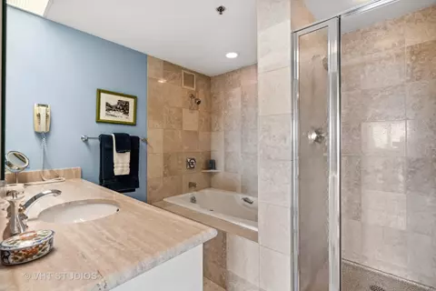 100 E Huron St #4901, Chicago, IL 60611 photo 11