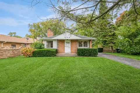 1709 27th St, Zion, IL 60099