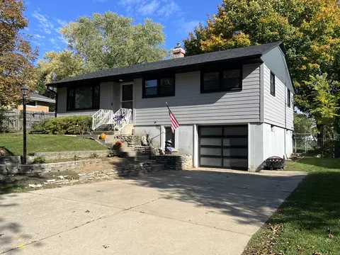 136 King Ave, East Dundee, IL 60118 photo 1