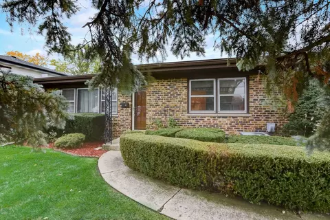 1770 S Elm St, Des Plaines, IL 60018