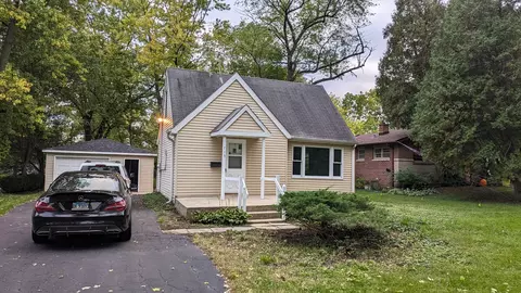 1715 Burlington Ave, Lisle, IL 60532