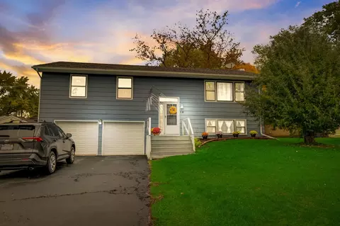 3210 Still Hill Dr, Mchenry, IL 60050 photo 2