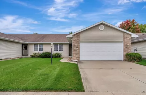 904 Waters Edge Rd, Champaign, IL 61822