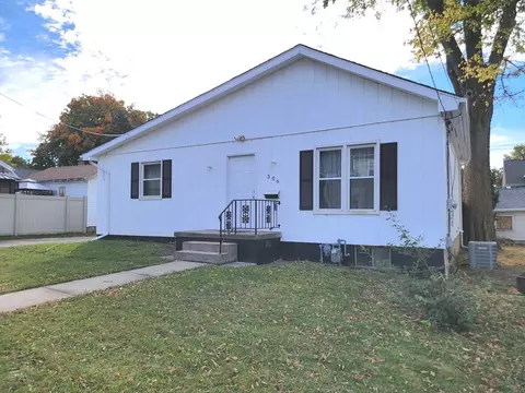 306 Union St, Bloomington, IL 61701 photo 2