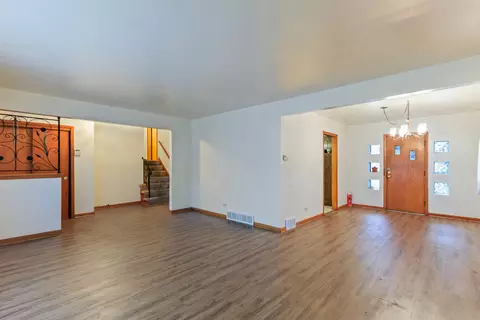 14801 Dobson Ave, Dolton, IL 60419 photo 5