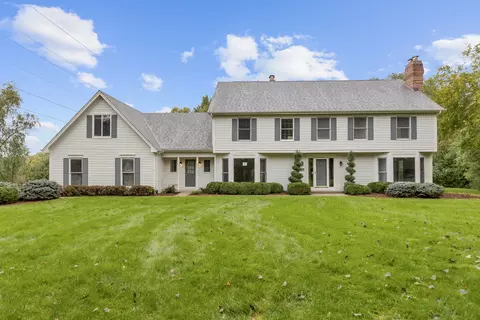 1 Ashbury Ln, Barrington, IL 60010