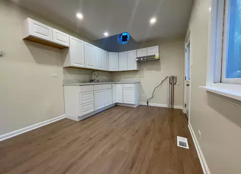 Kitchen - 4 Hickory Rd, Oakwood Hills, IL 60013 photo 1 of 3