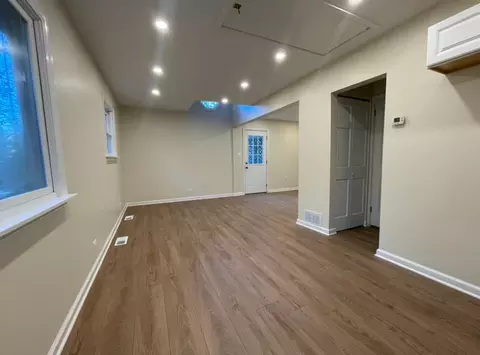 Living - 4 Hickory Rd, Oakwood Hills, IL 60013 photo 2 of 7