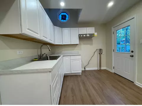 Kitchen - 4 Hickory Rd, Oakwood Hills, IL 60013 photo 3 of 3