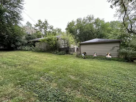 Exterior - 4 Hickory Rd, Oakwood Hills, IL 60013 photo 2 of 4