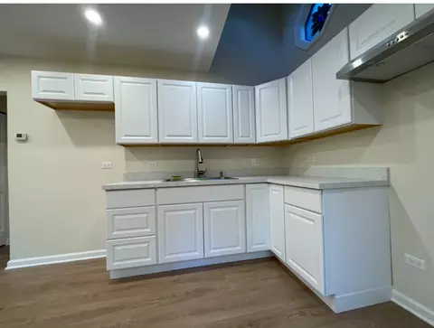 Kitchen - 4 Hickory Rd, Oakwood Hills, IL 60013 photo 2 of 3