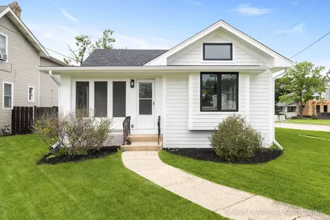 302 W Saint Charles Rd, Lombard, IL 60148