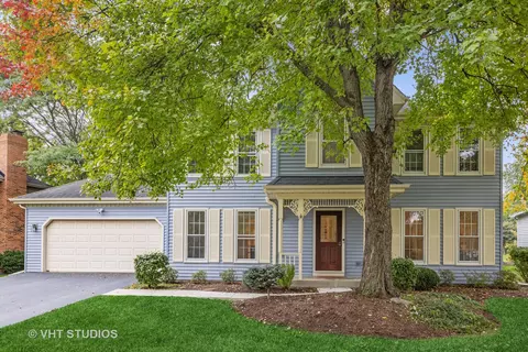 1240 Bainbridge Dr, Naperville, IL 60563