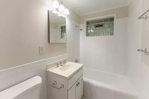 1020 S 6th Ave, Des Plaines, IL 60016 photo 8