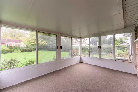 1020 S 6th Ave, Des Plaines, IL 60016 photo 5