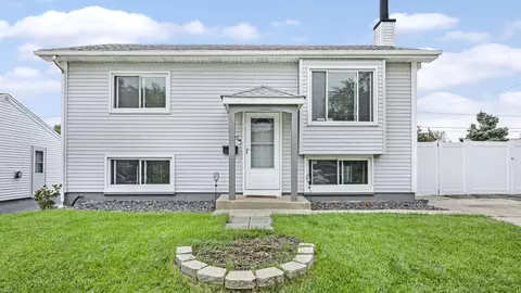 227 Pell Ave, Romeoville, IL 60446