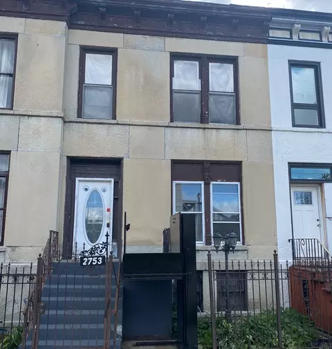 2753 W Maypole Ave, Chicago, IL 60612