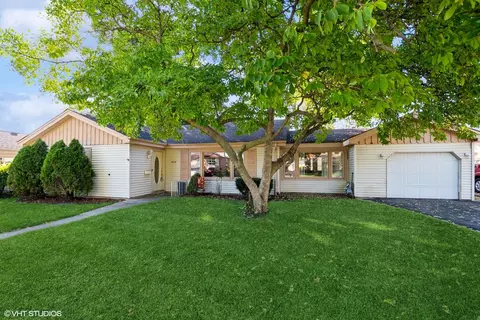 9818 Warren Ave, Oak Lawn, IL 60453