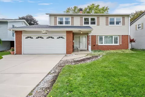 1420 S Hickory Dr, Mount Prospect, IL 60056