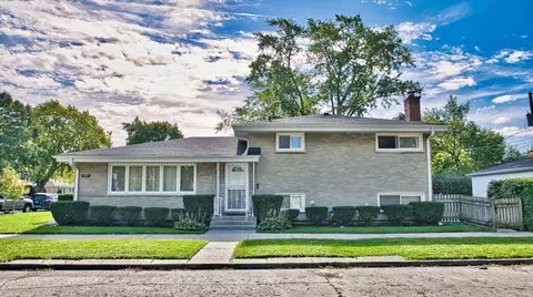 3535 W Crain St, Skokie, IL 60076