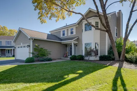 370 Olson Ct, Batavia, IL 60510 photo 2