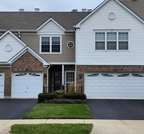 204 Gazebo Ln, Lombard, IL 60148
