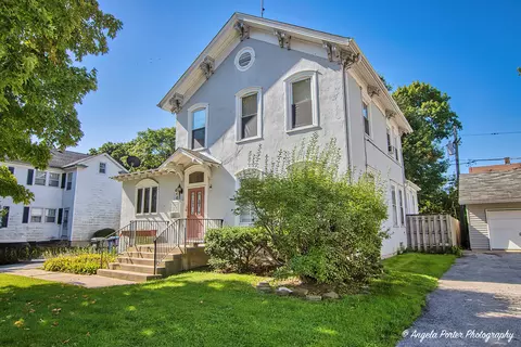 616 N Sheridan Rd, Waukegan, IL 60085