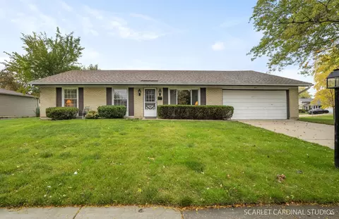 201 Jill Ln, Streamwood, IL 60107