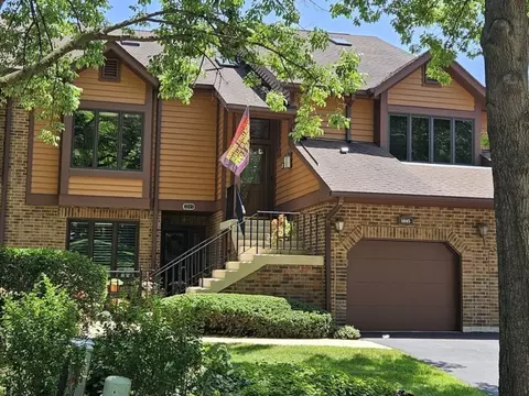 1047 Braemoor Dr #1047-B, Downers Grove, IL 60515