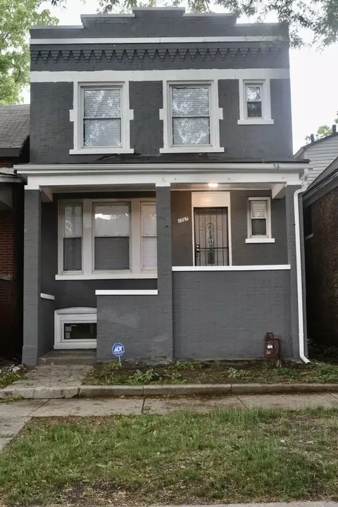 7015 S Calumet Ave, Chicago, IL 60637